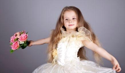 Flower girl dresses trends 2021 | Sophias Style